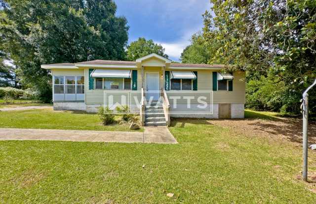 3-Bedroom, 1-Bath Home in Forestdale photos photos 3-Bedroom, 1-Bath Home in Forestdale photos photos