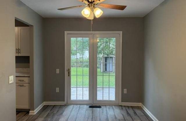 1038 BANNISTER Circle Gallery 4