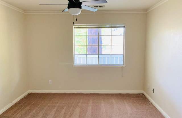 Upstairs One Bedroom located in walking distance to the Sonoma Plaza! photos photos