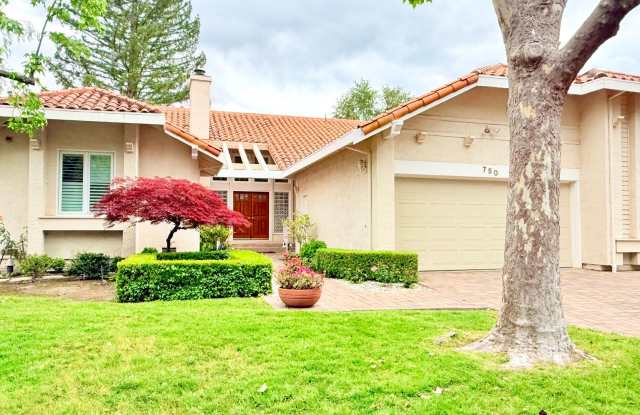 Beautiful and Classic, 3BD/2.5BA, Single-Story Estate Home in Blackhawk- Available NOW! Gallery 3