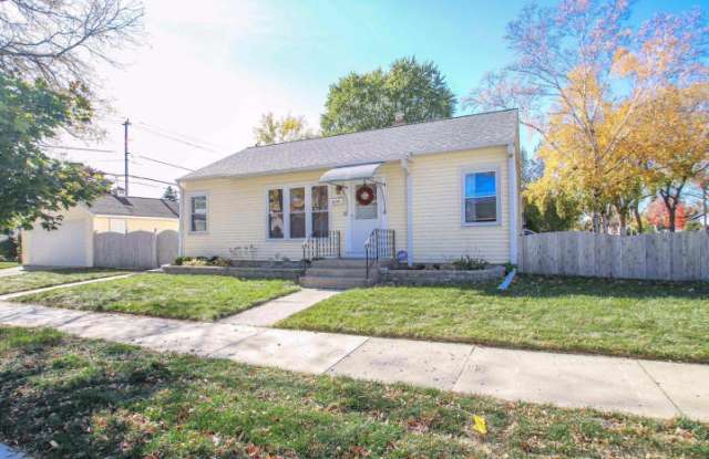 4795 N Idlewild Ave - 4795 North Idlewild Avenue, Whitefish Bay, WI 53211