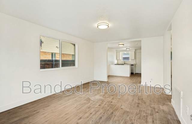 802 East Redmaple Road Gallery 4
