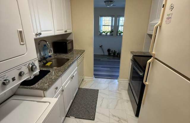 8381 MONTGOMERY RUN Road Gallery 2