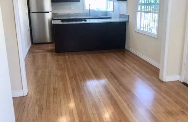 2534 Cedar Ave. Gallery 4