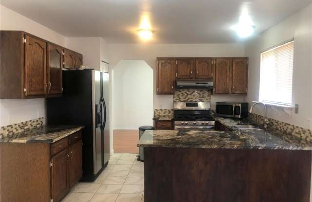 14328 River Oaks Court Gallery 2