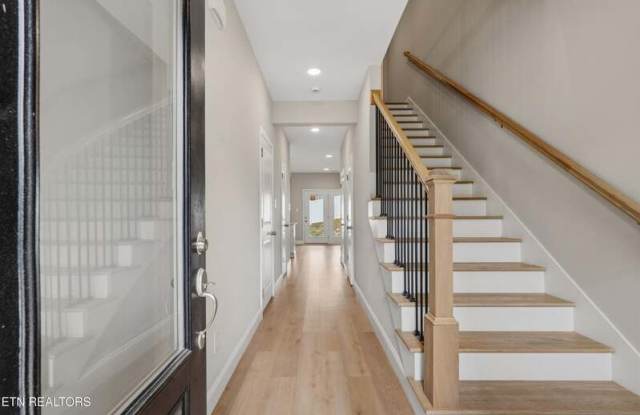 7106 Dulaney Way Gallery 2