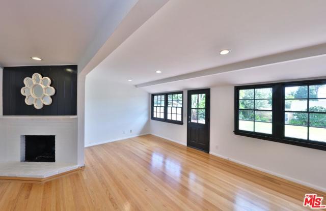 926 SAN VICENTE Gallery 2