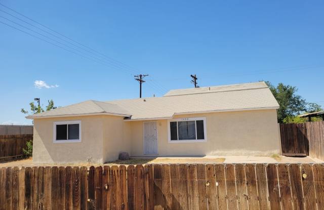 Home for Rent at 1098 Rose Ave, El Centro photos photos