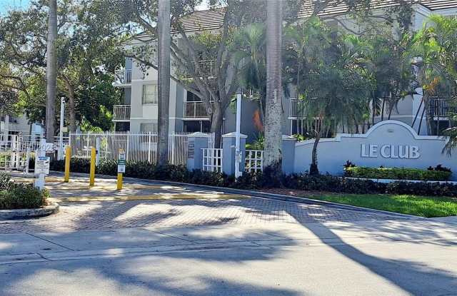 8520 SW 212th St photos photos