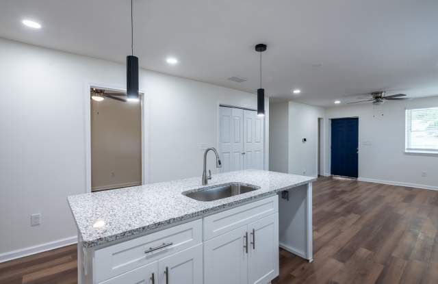 450 Paines Ave NW photos photos