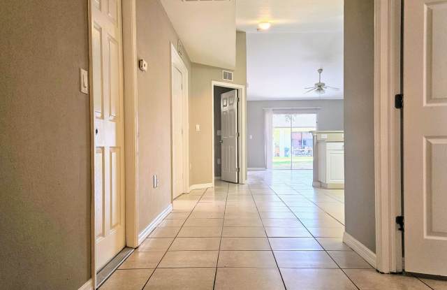 3 BR / 2 BA Duplex Conveniently Located in Lehigh Acres Gallery 2