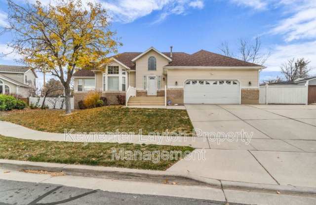 2339 Lindsay Wood Lane - 2339 Lindsay Wood Lane, Sandy, UT 84092