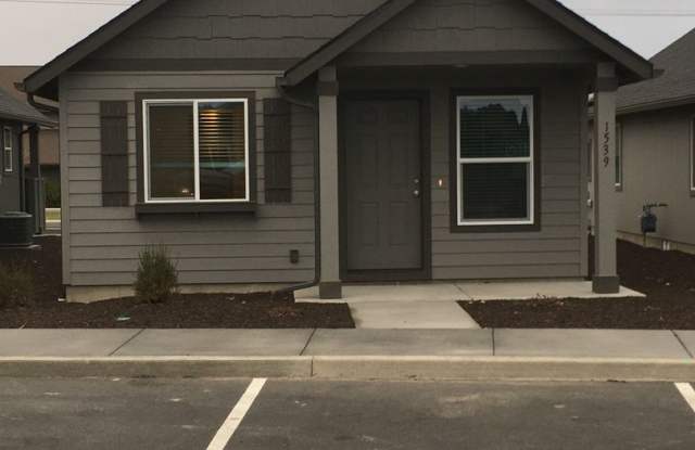 2 Bedroom / 1 Bathroom Cottage in SW Redmond photos photos