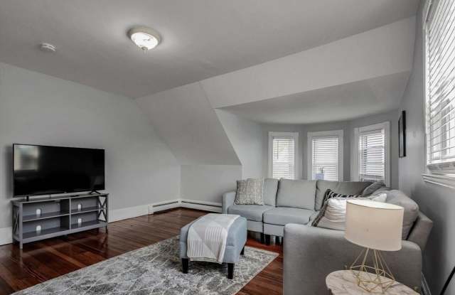 553 Main Street - 553 Main Street, Medford, MA 02155