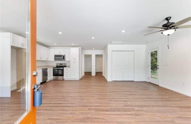 8083 Beachwood Drive Gallery 3