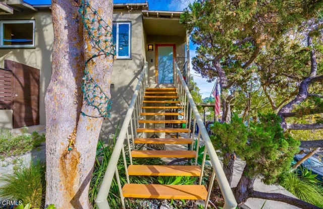 4882 Hartwick Street Gallery 2