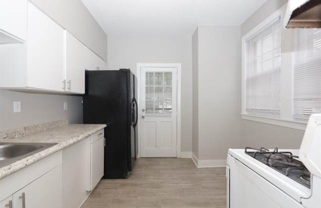 2367 FORREST Gallery 2
