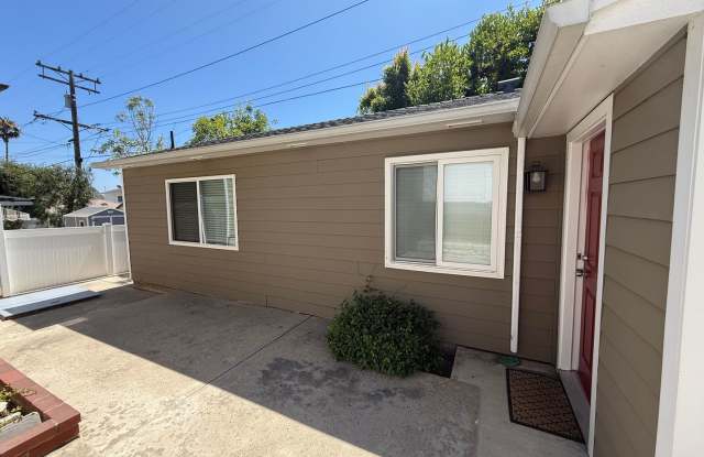 Amazing 1 Bedroom Back Home in La Crescenta! photos photos
