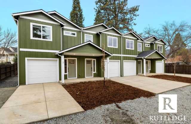 Jacksonville Townhome!  Private End Unit Gallery 4