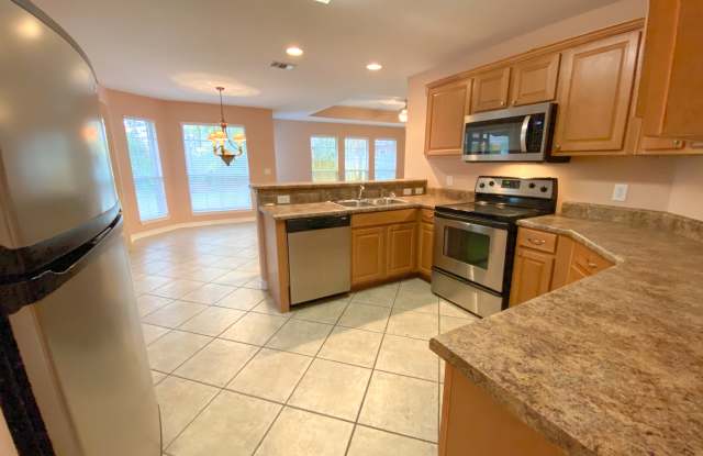 1675 Champagne Ave photos photos
