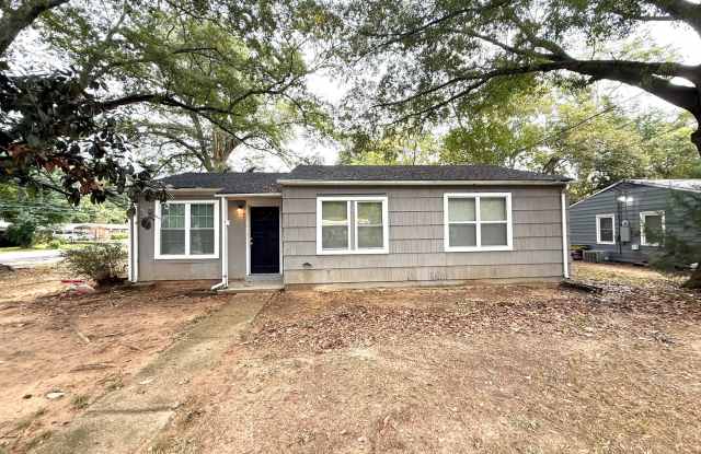 ** 3 Bed 1 Bath located in Forrest Hills **Call (334-366-9198 for a self showing) Gallery 1
