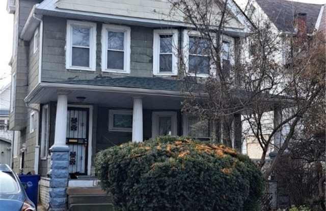 Section 8 Accepted! - 13526 Earlwood Road, Cleveland, OH 44110