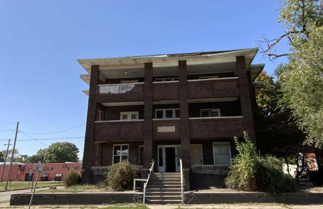 304 N Walnut St - 304 North Walnut Street, Danville, IL 61832