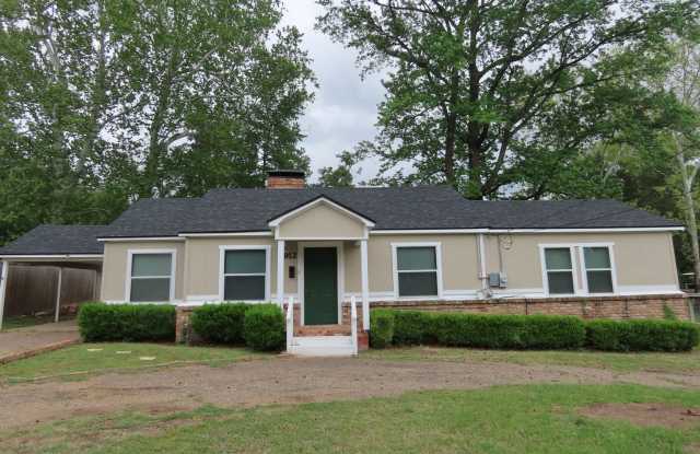 Charming 3 Bedroom, 2 Bath Home w/Den! photos photos