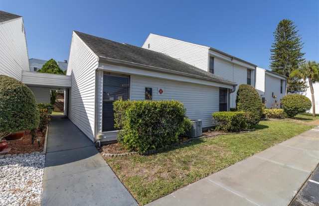 640 HAVEN PLACE - 640 Haven Place, Tarpon Springs, FL 34689