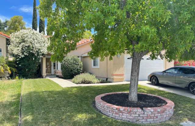 Charming single 3-bedroom rental opportunity! photos photos