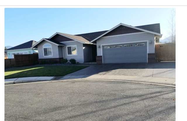 3 bed 2 bath Single Family Home for Rent in Grants Pass photos photos