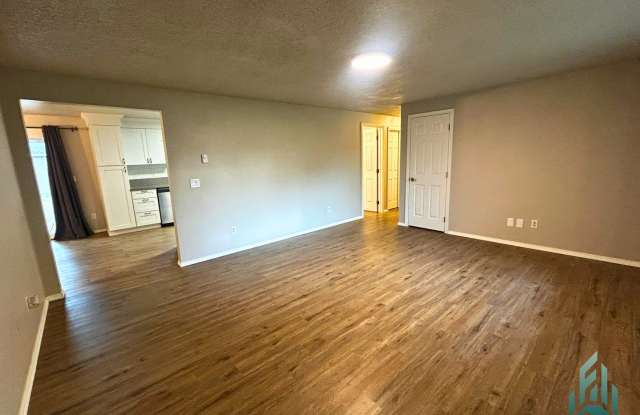 Fully Remodeled 3BR Home with Huge Fenced Backyard Gallery 4