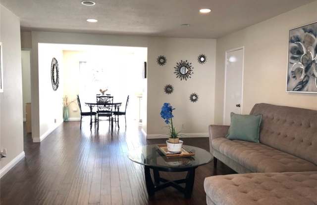 65 Streamwood Gallery 4