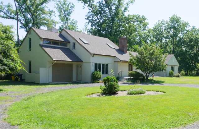 Beautiful Mid Century Modern 2 Story (plus bsmt) 3 BR huge Living Areas SFH with 3 BR, 2.5 BA photos photos