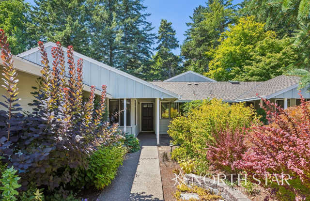 Charming One-Level Duplex in Prime Mt. Park Location - 234 Greenridge Drive, Lake Oswego, OR 97035