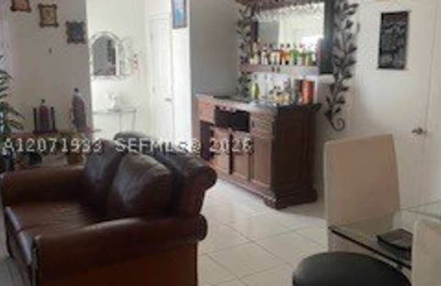 18912 NW 10th Pl Gallery 4