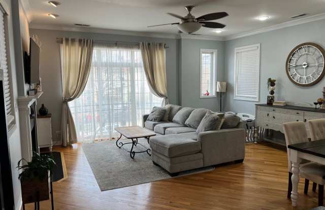 2623 W Belmont Avenue photos photos