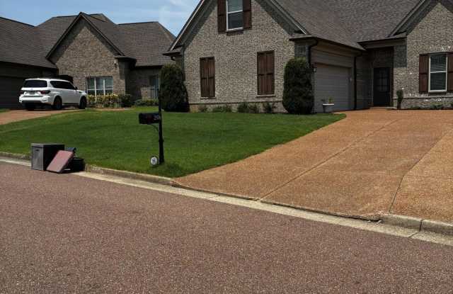 2576 Summer Knoll Drive Gallery 1