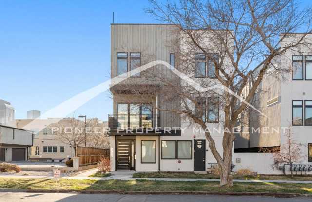 Fantastic Townhome with A Roof Top Patio, Attached Garage, and Central AC! photos photos Fantastic Townhome with A Roof Top Patio, Attached Garage, and Central AC! photos photos