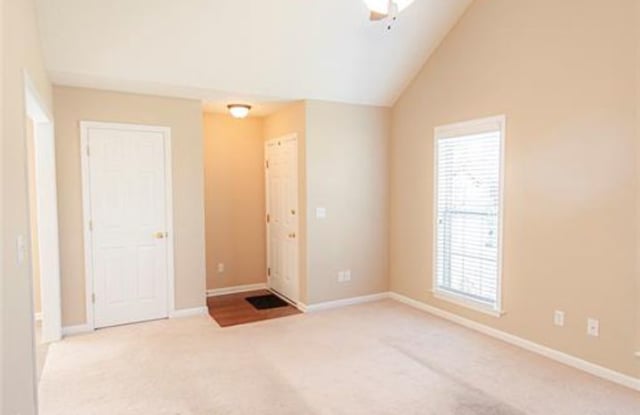 6317 Burbank Crossing Loop Gallery 3