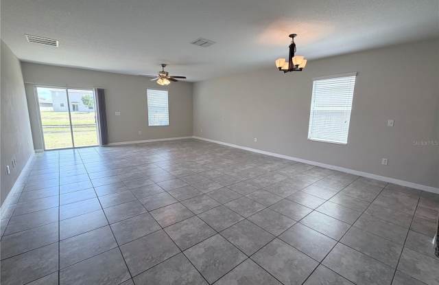 10013 CRESTED FRINGE Drive Gallery 4