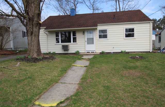 3 Bedroom close to Uptown Kingston available for Rent - 45 Browning Terrace, Kingston, NY 12401