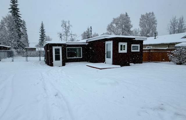 2bd, 1 Bath Home in Fairbanks for Rent - Close to UAF! Gallery 1