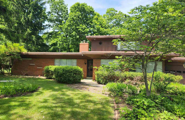 151 W DETWEILLER Drive Gallery 3
