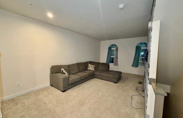 4812 CREST VIEW Drive Gallery 4