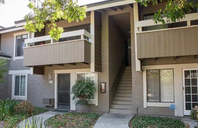 Move-In Ready 2BR | Fresh Paint | Unfurnished  Ready for Your Style photos photos