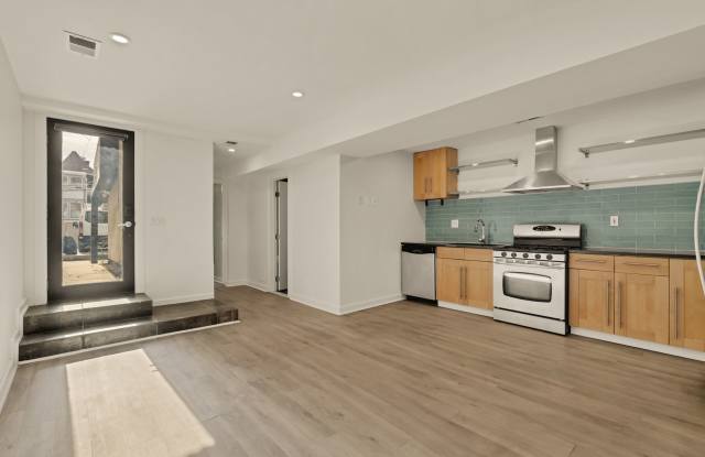 Bright and Spacious Terrace Level 2br in Mt. Pleasant! photos photos Bright and Spacious Terrace Level 2br in Mt. Pleasant! photos photos