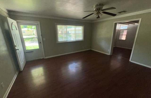 511 Manor Drive Gallery 2