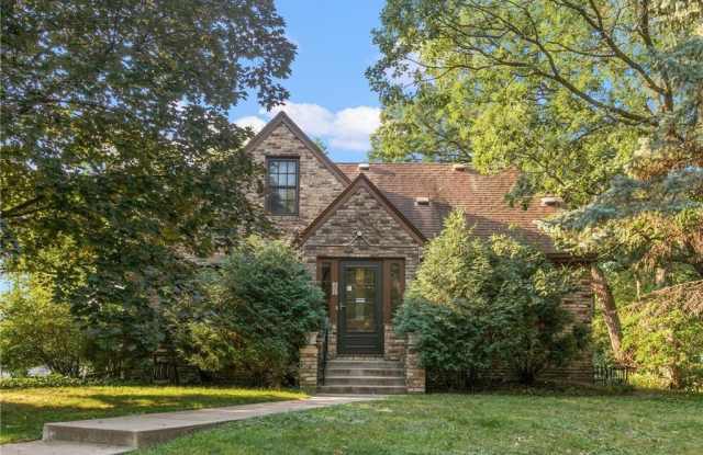 201 Melbourne Avenue SE photos photos