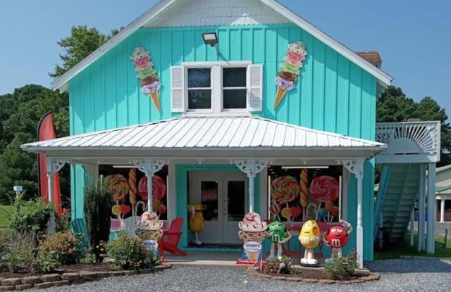 19 ATLANTIC Avenue Gallery 1